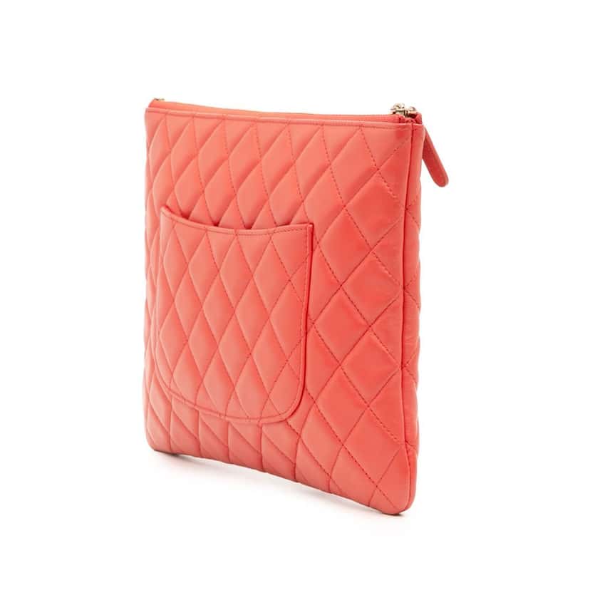 Chanel Medium Quilted Lambskin O Case Clutch Red Leather Good condition - Back View