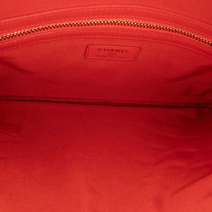 Chanel Medium Quilted Lambskin O Case Clutch Red Leather Good condition - Model View