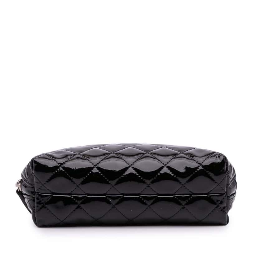 Chanel CC Quilted Patent Cosmetic Pouch Black Leather Good condition - Inside View