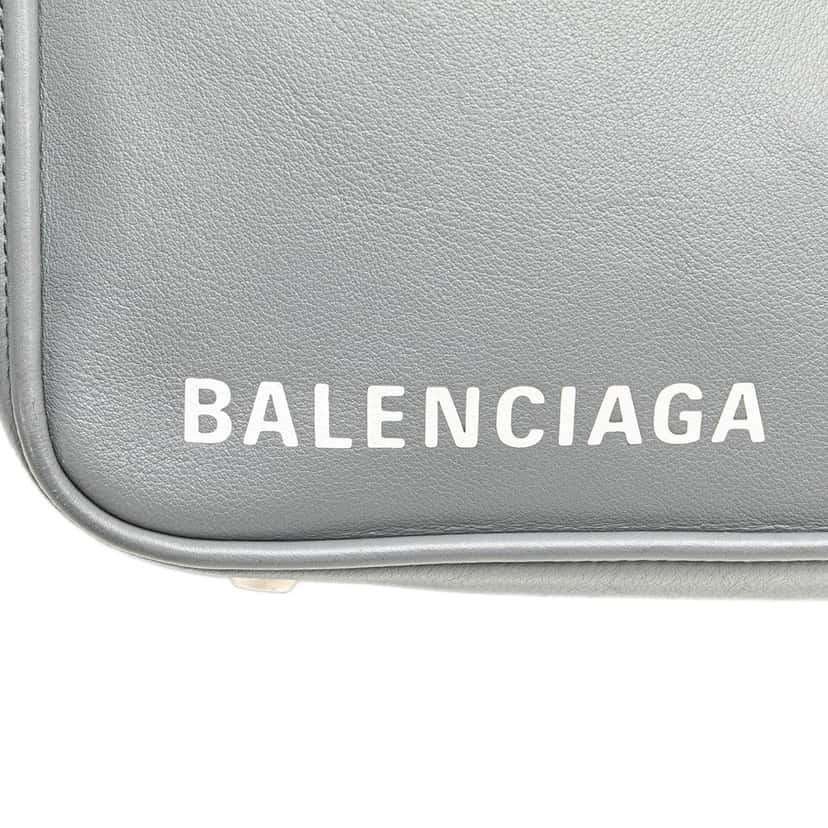 Balenciaga Medium Leather Triangle Duffle Bag Grey Leather Good condition - Box View