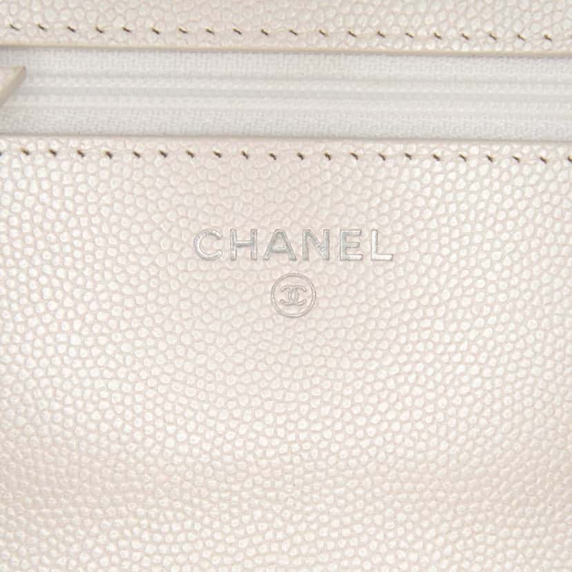 Chanel Quilted Caviar Golden Class Wallet On Chain White Leather Good condition - Box View