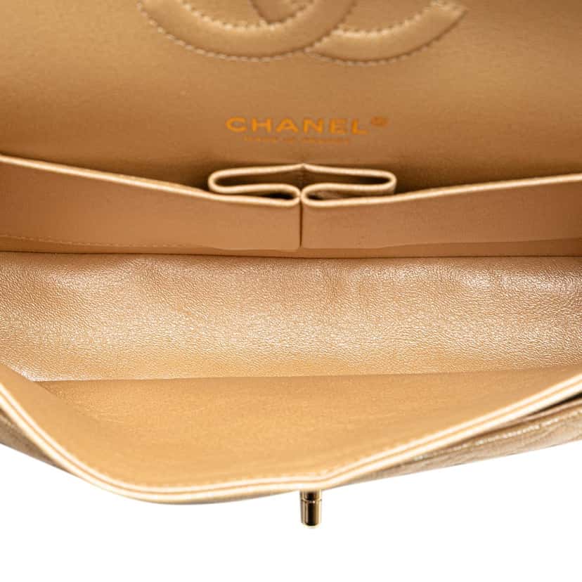Chanel Medium Classic Iridescent Caviar Double Flap Brown Leather Very good condition - Model View
