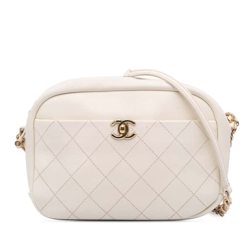 Chanel Medium Quilted Goatskin Casual Trip Camera Bag White Leather Very good condition - Front View