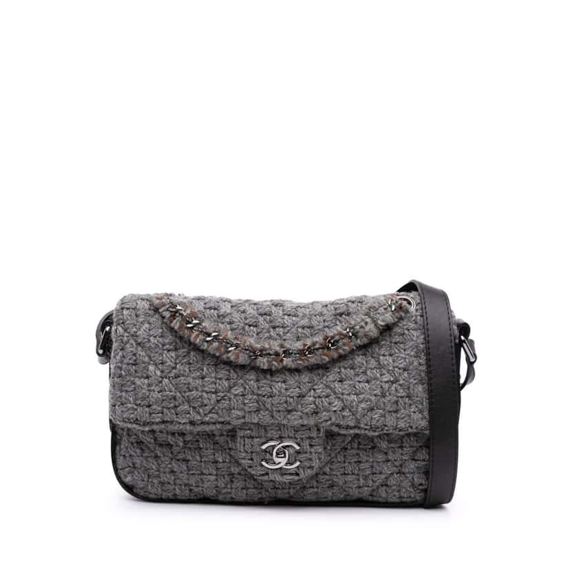 Chanel Quilted Wool and Calfskin Single Flap Grey Wool Good condition - Front View