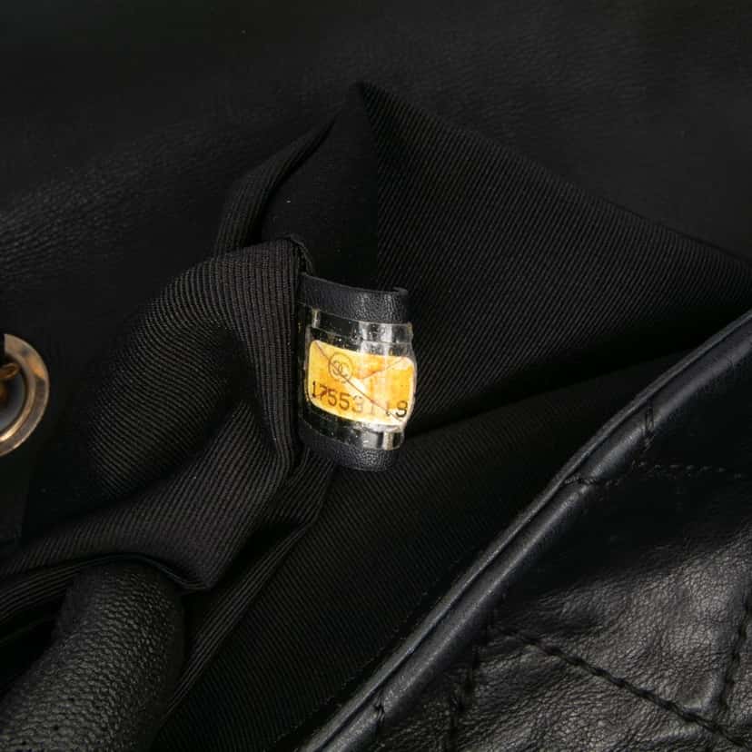 Chanel Medium Quilted Aged Calfskin Chain Me Flap Black Leather Fair condition - Box View