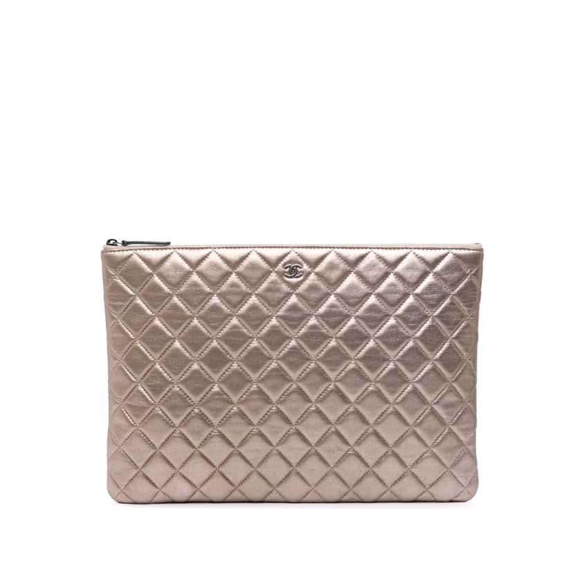 Chanel Large Quilted Metallic Lambskin O Case Clutch Gold Leather Good condition - Front View