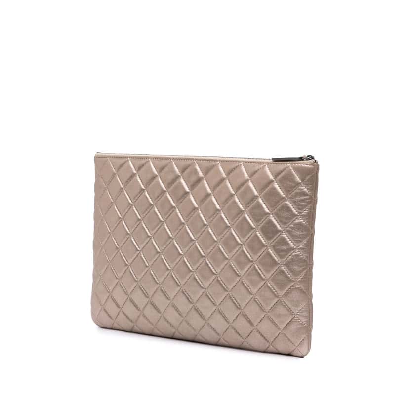 Chanel Large Quilted Metallic Lambskin O Case Clutch Gold Leather Good condition - Back View