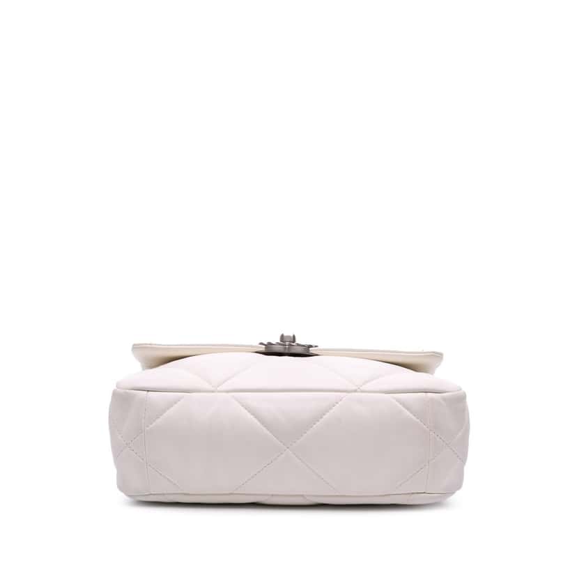 Chanel Medium Lambskin 19 Flap White Leather Good condition - Inside View