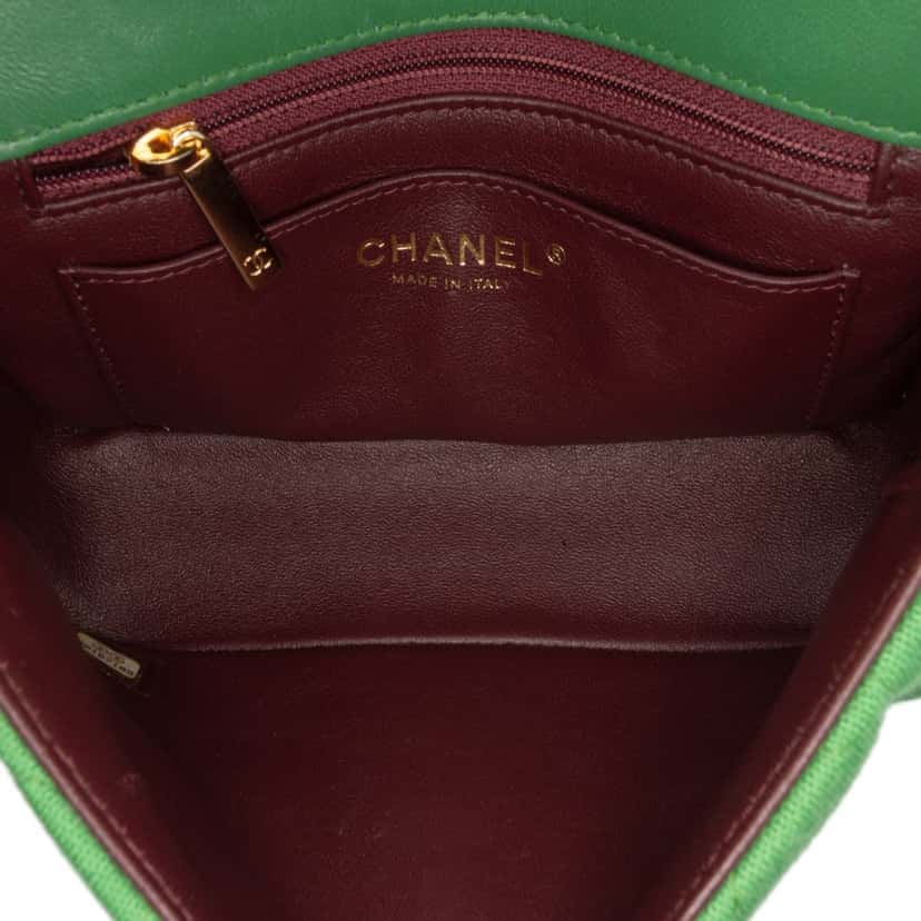 Chanel Mini Jersey Chic With Me Flap Green Cotton Good condition - Model View