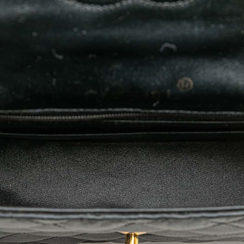 Chanel Mini Square Quilted Satin Single Flap Black Satin Good condition - Model View