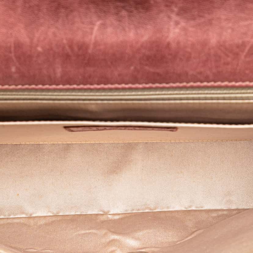 Chanel Medium New Travel Line Nylon Single Flap Pink Good condition - Model View