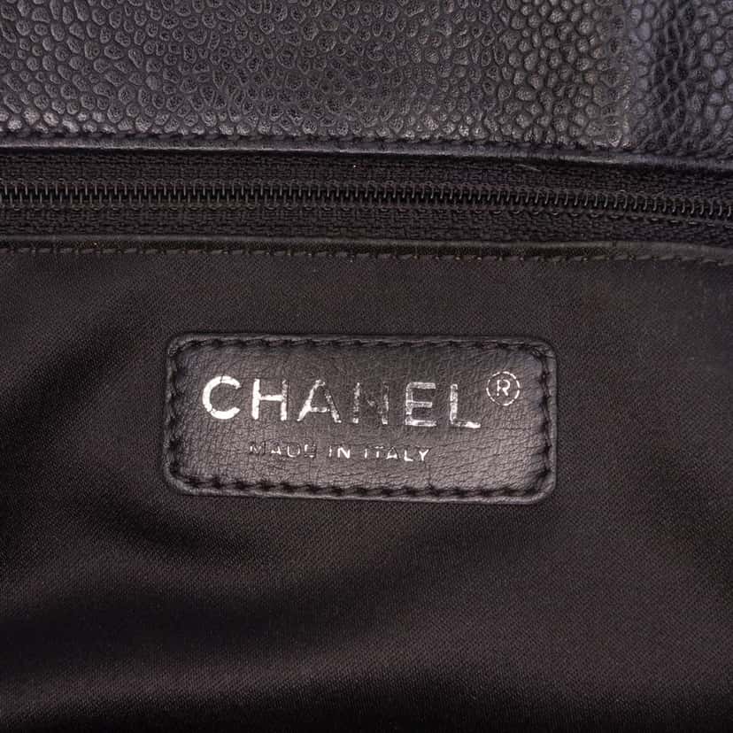 Chanel Caviar Grand Shopping Tote Black Leather Good condition - Box View