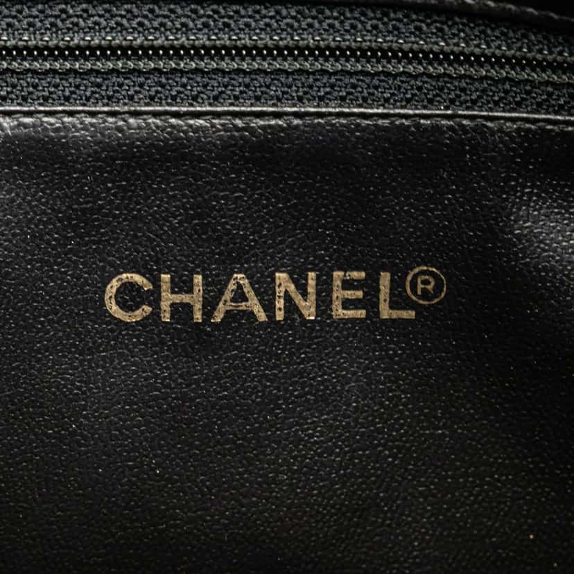 Chanel CC Caviar Shoulder Bag Black Leather Good condition - Box View