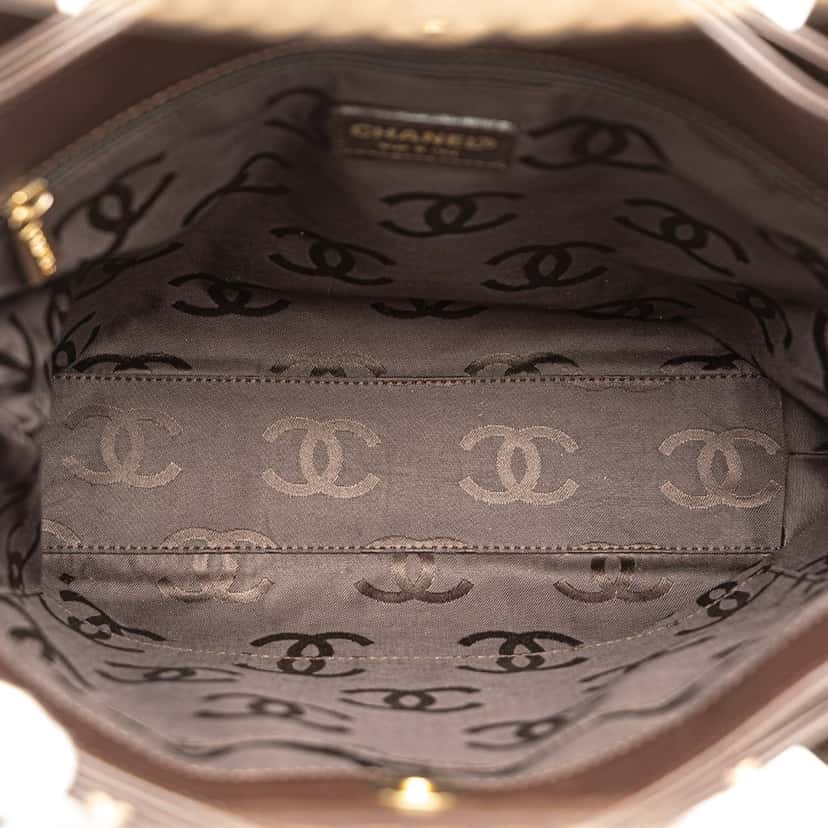 Chanel Small CC Calfskin Surpique Tote Brown Leather Good condition - Model View