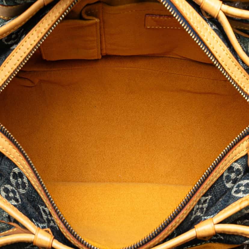 Louis Vuitton Monogram Denim Porte Epaule Raye Cabas MM Blue Denim Good condition - Model View