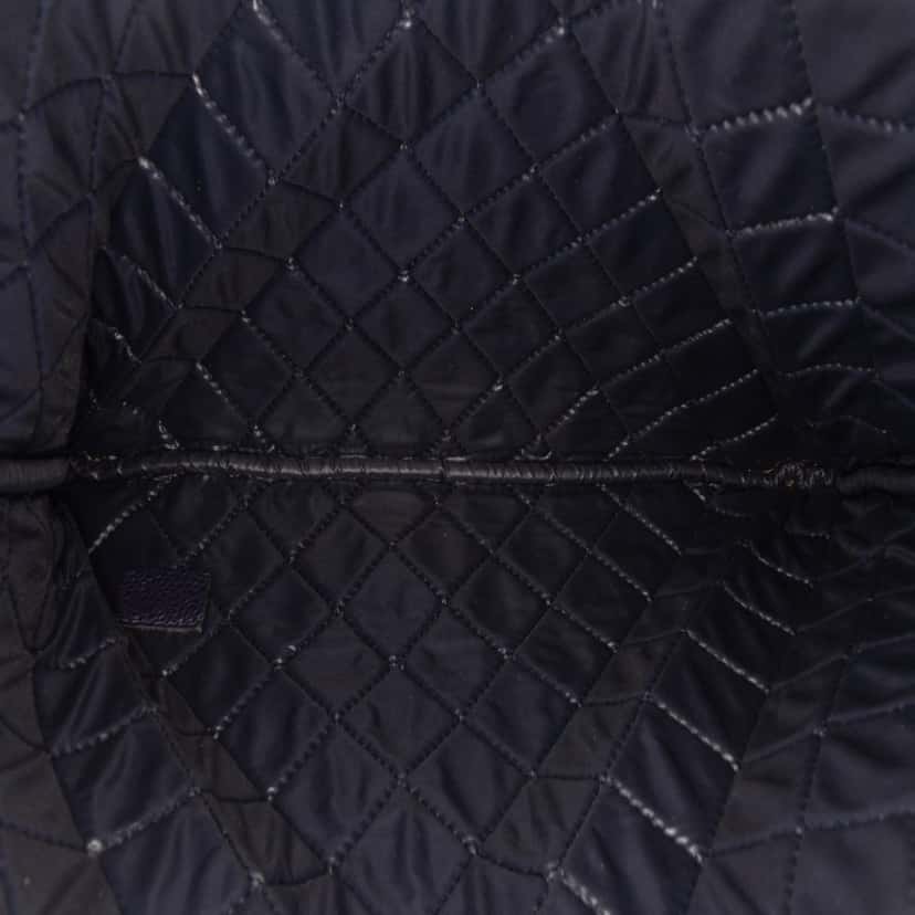 Chanel Medium Quilted Caviar O Case Clutch Blue Leather Good condition - Model View