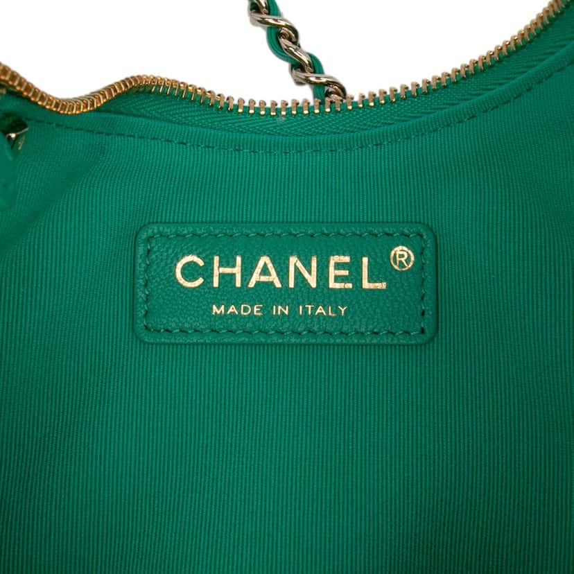 Chanel Small Quilted Lambskin Chain Around Hook Hobo Bag Green Leather Very good condition - Box View