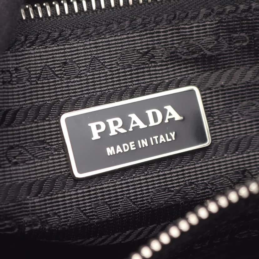 Prada Tessuto Tote Black Good condition - Model View