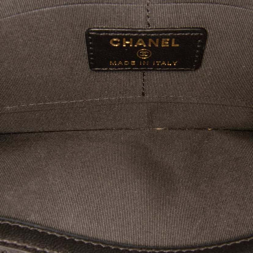 Chanel Quilted Lambskin All About Chanel Clutch On Chain Black Leather Good condition - Model View