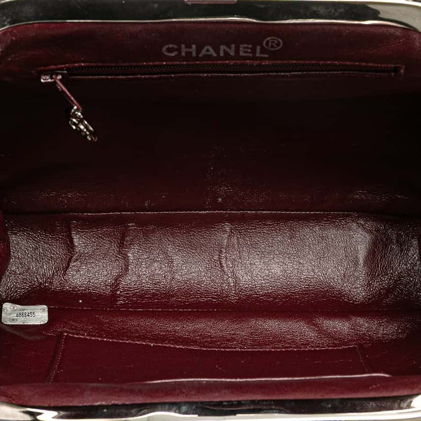 Chanel CC Quilted Lambskin Kiss Lock Frame Top Handle Bag Black Leather Good condition - Model View