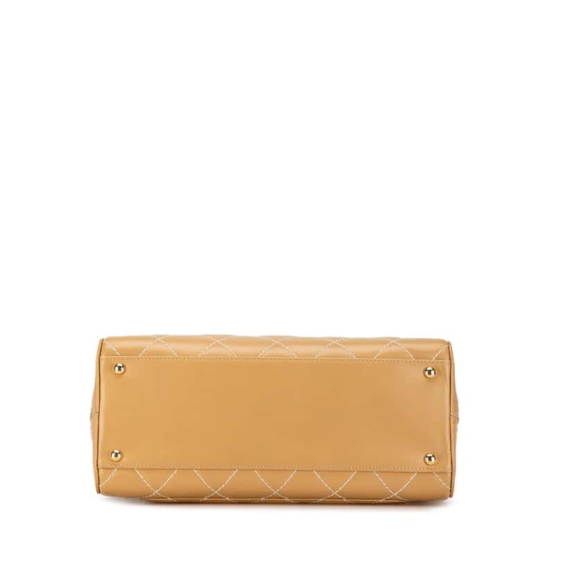 Chanel CC Wild Stitch Handbag Brown Leather Good condition - Model View