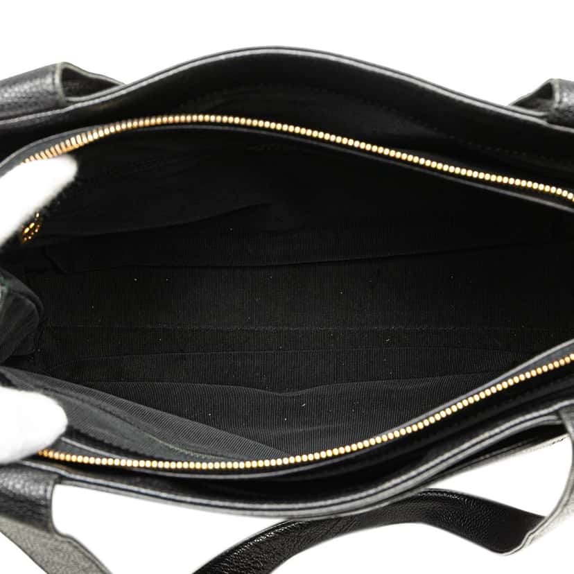 Chanel Caviar LAX Embroidered Logo Tote Black Leather Good condition - Model View