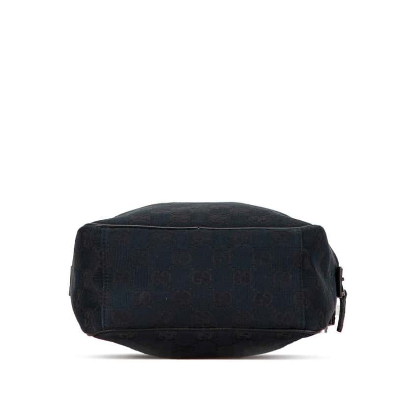 Gucci GG Canvas Crossbody Black Canvas Good condition - Model View