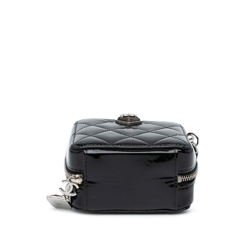 Chanel CC Quilted Patent Diamond Resin Clutch With Chain Black Leather Good condition - Inside View