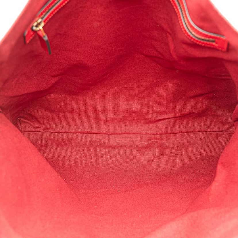 Gucci Canvas Sylvie Baiadera Tote Red Canvas Good condition - Model View