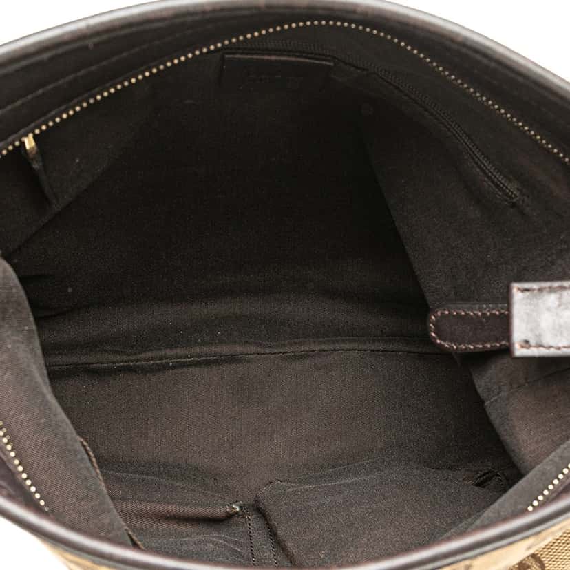 Gucci GG Canvas Shoulder Bag Brown Canvas Good condition - Model View