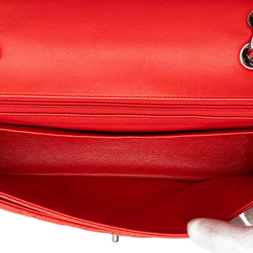 Chanel Medium Classic Perforated Lambskin Single Flap Red Leather Good condition - Model View