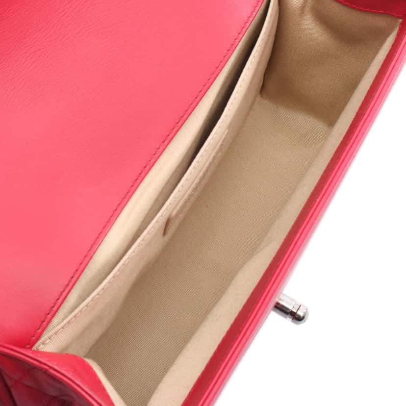 Chanel Old Medium Quilted Lambskin Boy Flap Red Leather Good condition - Inside View