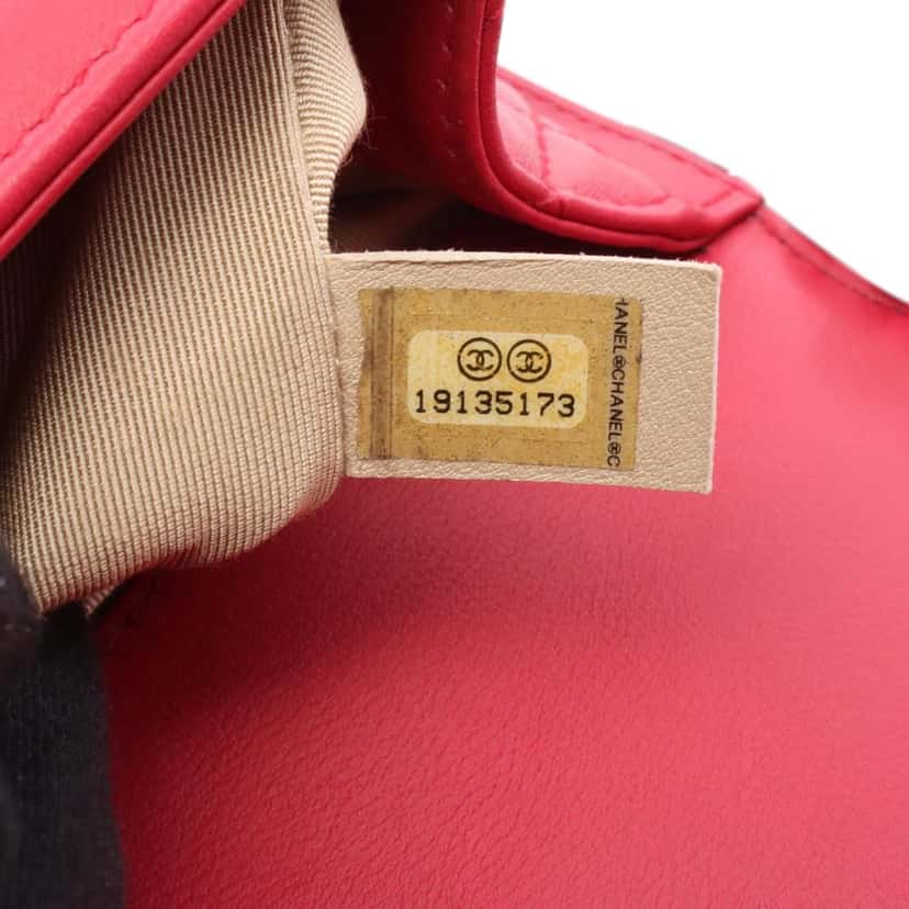 Chanel Old Medium Quilted Lambskin Boy Flap Red Leather Good condition - Box View