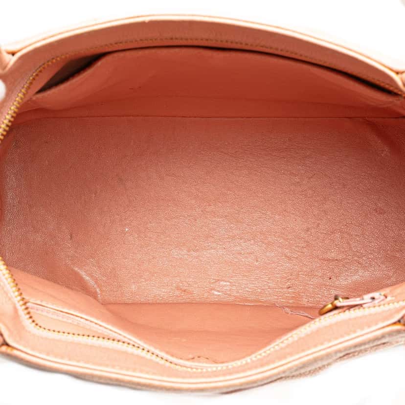Chanel Caviar Medallion Tote Pink Leather Good condition - Model View