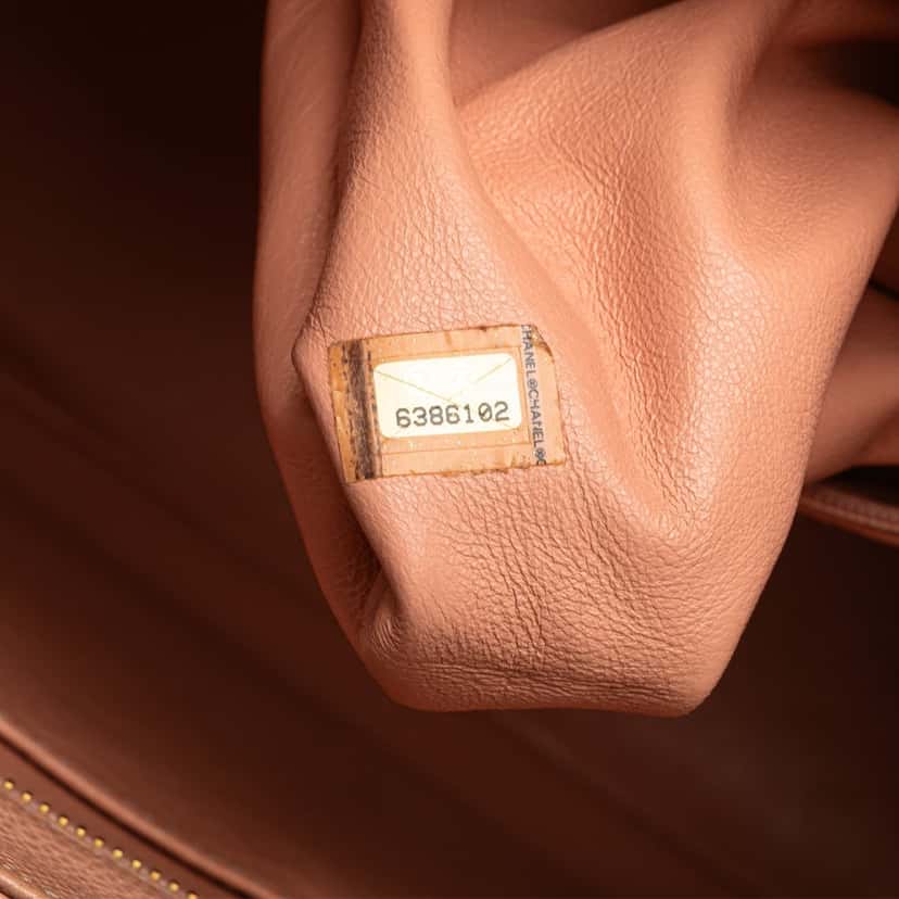 Chanel Caviar Medallion Tote Pink Leather Good condition - Box View