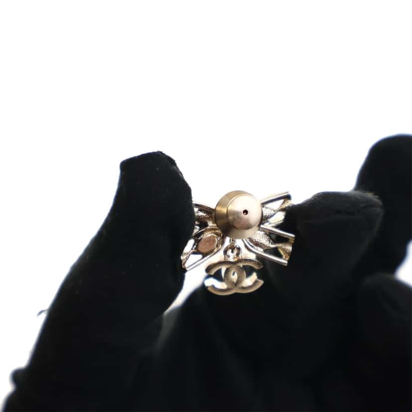 Chanel Gold Plated Crystal CC Bow Brooch Gold Metal Good condition - Box View