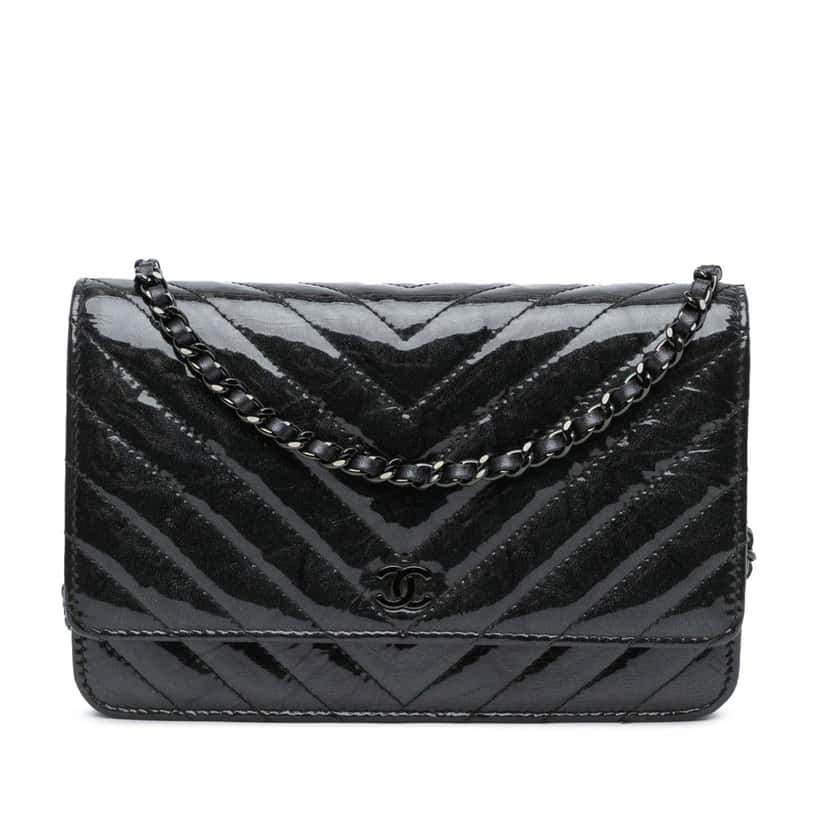 Chanel CC Chevron Quilted Crumpled Calfskin Wallet On Chain Black Leather Good condition - Front View