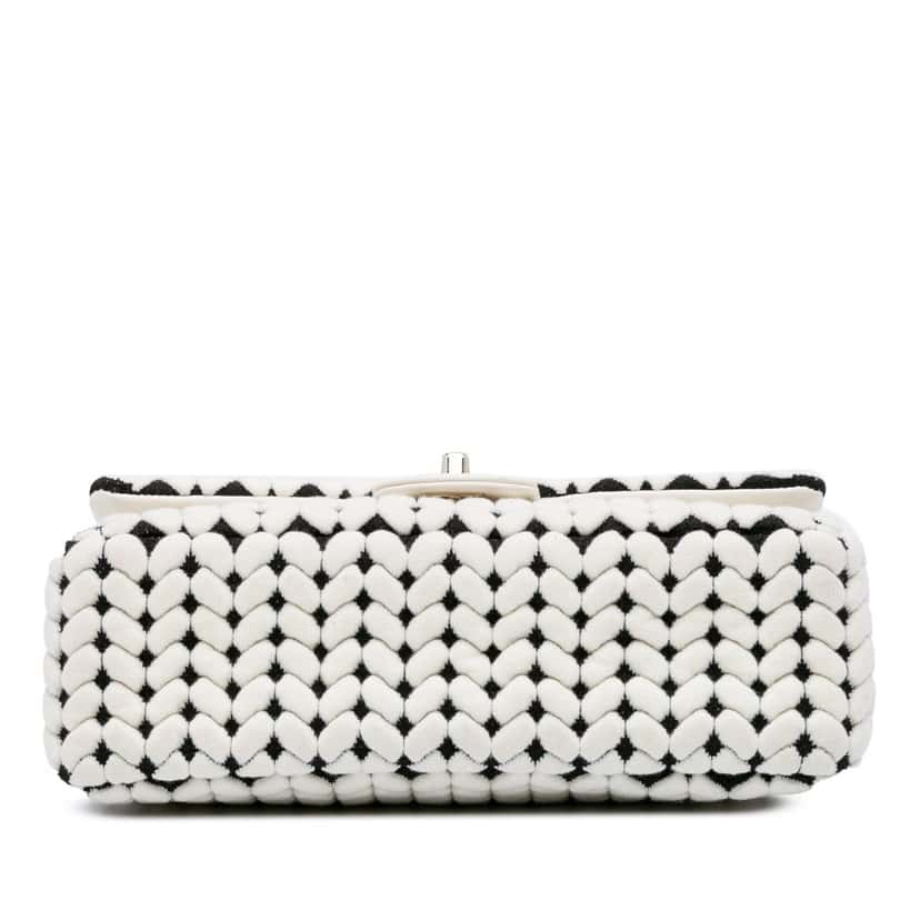 Chanel Medium Calfskin and Wool Knit Single Flap White Wool Good condition - Inside View