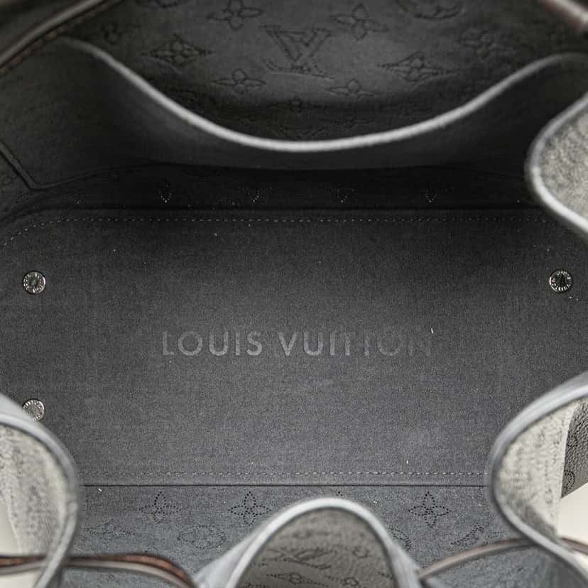 Louis Vuitton Monogram Mahina Girolata Black Leather Good condition - Model View