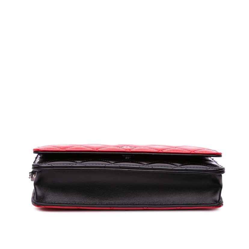 Chanel CC Bicolor Quilted Patent Wallet on Chain Red Leather Good condition - Inside View
