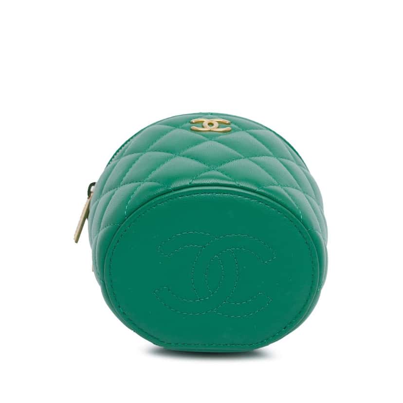 Chanel Quilted Lambskin Afternoon Tea Vanity Case with Chain Green Leather Good condition - Model View