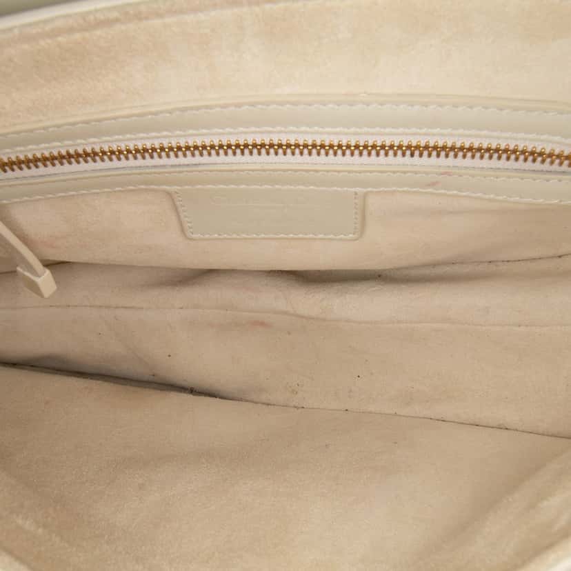 Dior Ultra Matte Calfskin Saddle Bag White Leather Good condition - Model View