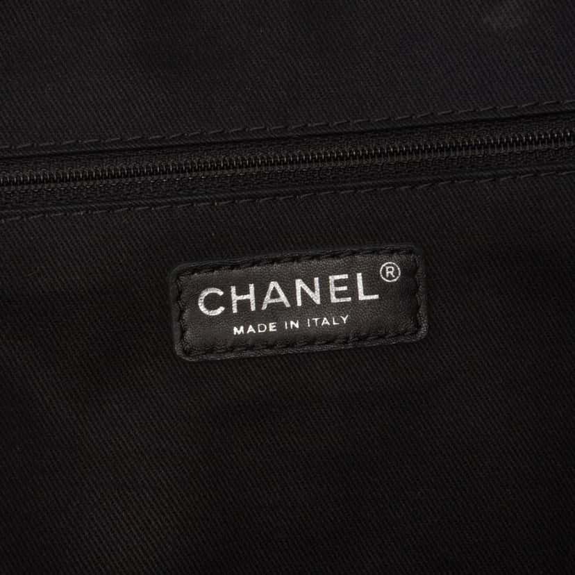 Chanel Jumbo Quilted Caviar Easy Flap Purple Leather Good condition - Box View