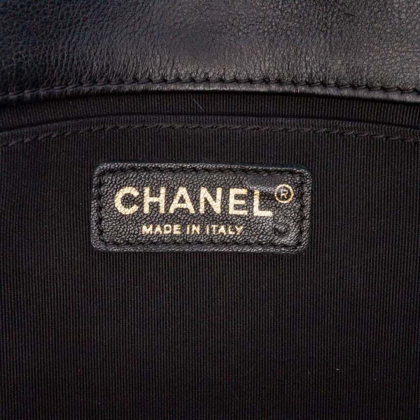 Chanel CC Chevron Calfskin Round Flap Satchel Black Leather Good condition - Box View