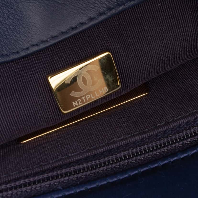 Chanel Medium Satin 19 Flap Blue Satin Good condition - Box View
