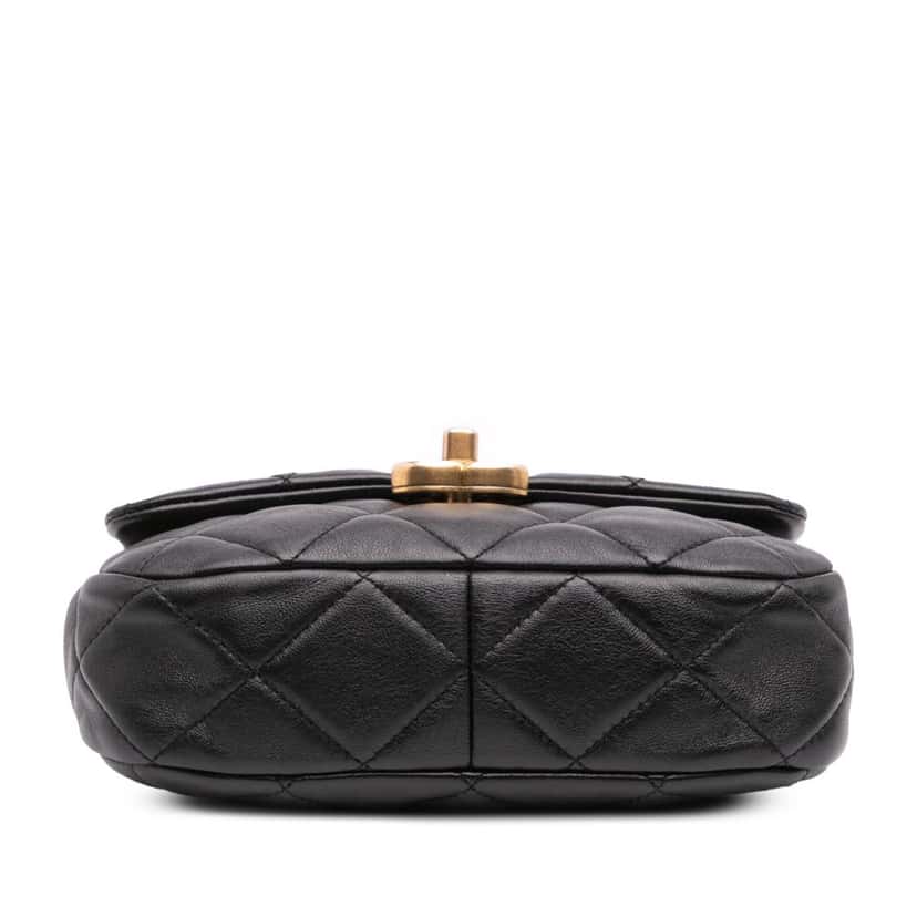 Chanel Mini Quilted Lambskin Lacquered Chain Flap Black Leather Good condition - Inside View