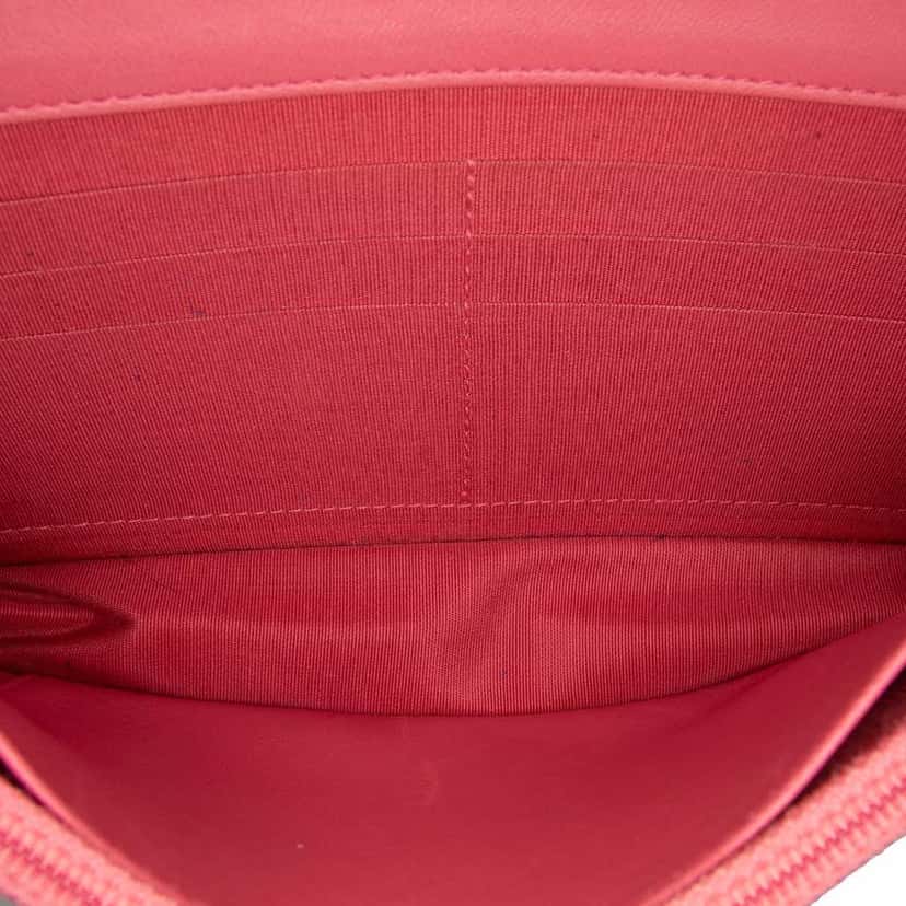 Chanel Lambskin Boy Wallet On Chain Pink Leather Good condition - Model View