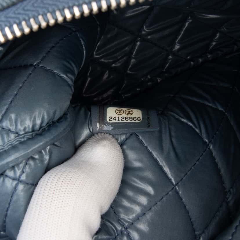 Chanel Medium Denim Sequin Deauville O Case Clutch Blue Denim Good condition - Box View