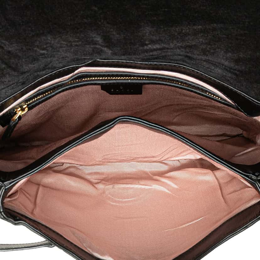 Gucci Medium Suede Arli Crossbody Black Leather Good condition - Model View