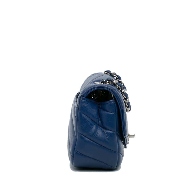 Chanel Mini Caviar Chevron Data Center Envelope Flap Bag Blue Leather Good condition - Model View